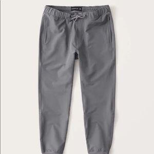 Abercrombie traveler jogger in dark gray